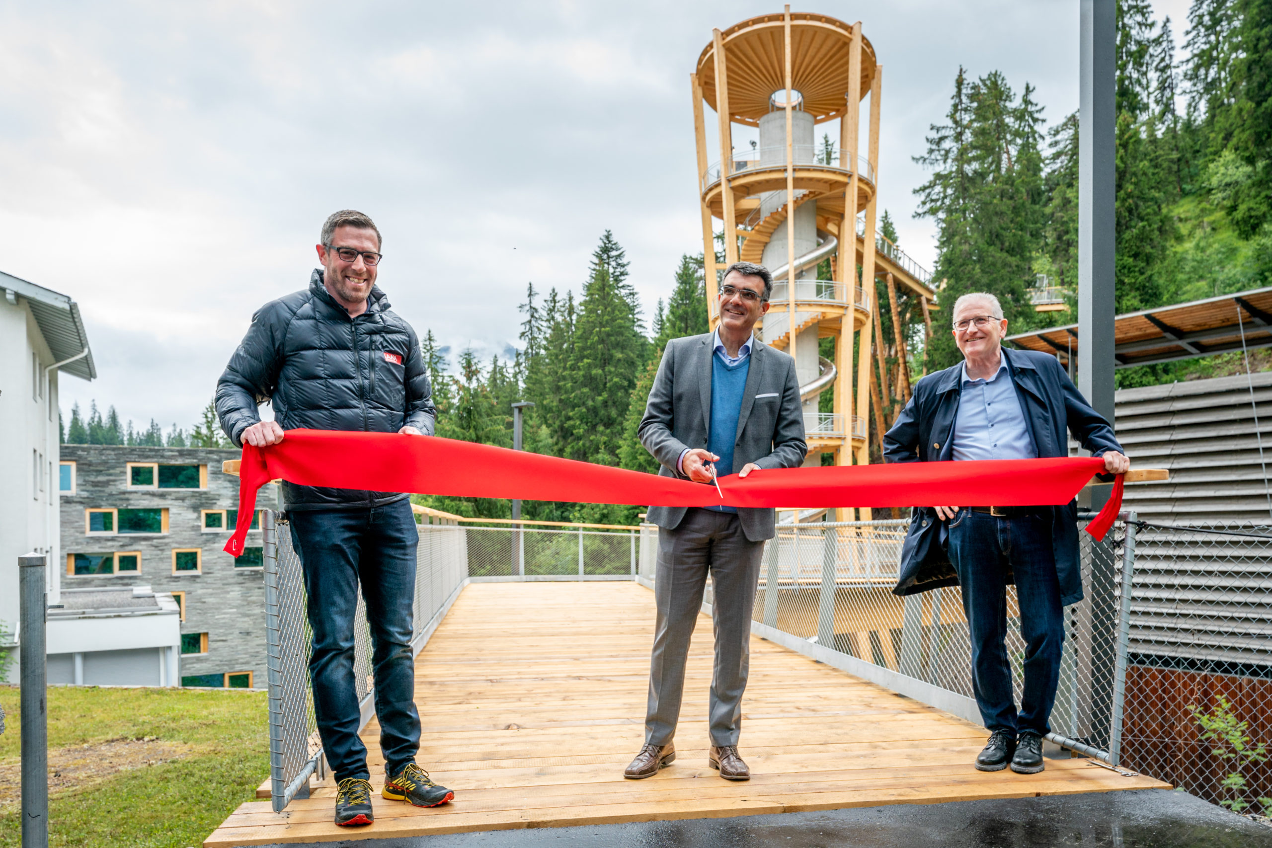 Eröffnung längster Baumwipfelpfad Laax Flims Weiße Arena GRuppe Investments Outdoor Unternehmen